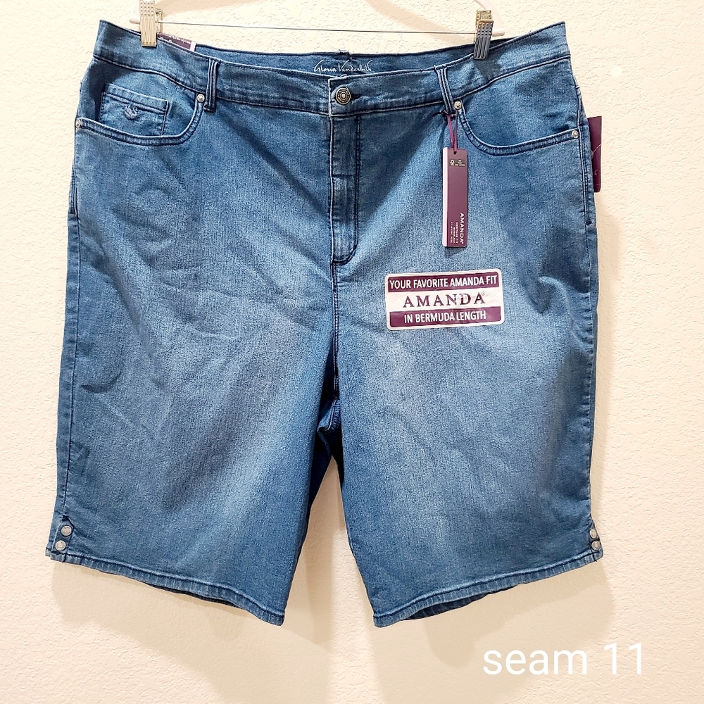 New Gloria Vanderbilt Bermuda shorts